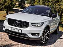 Volvo XC 40 EUROPA_AWD_2.0 Benzyna 197 koni_ R-DESIGN_ BLIS_ PanoramaDACH_ KeyLes