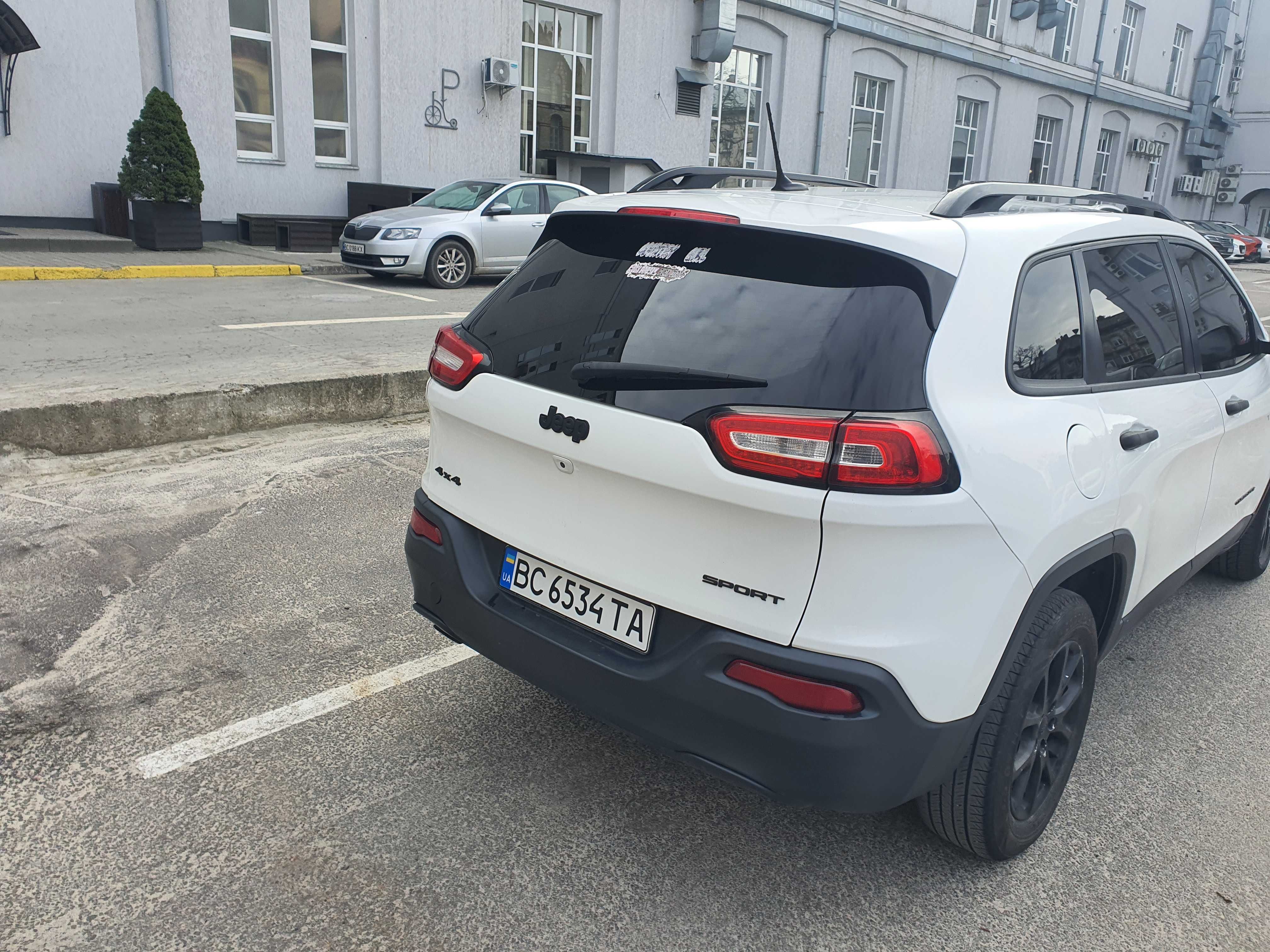 Jeep Cherokee Kl 2016