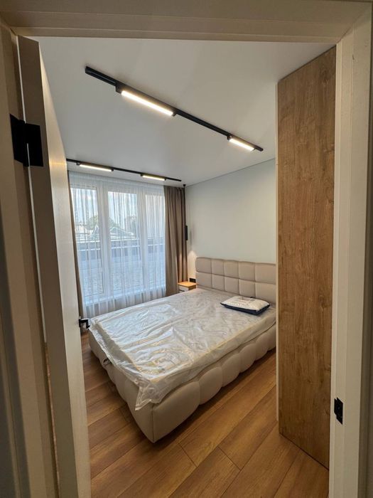 Перша здача! Стильна 1-кімнатна квартира з терасою в центрі міста