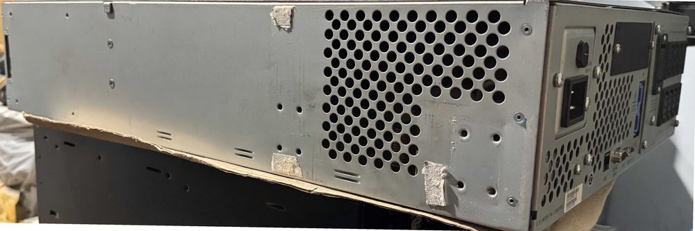 Безперебійник ДБЖ APC smart UPS sua3000rmxli3u