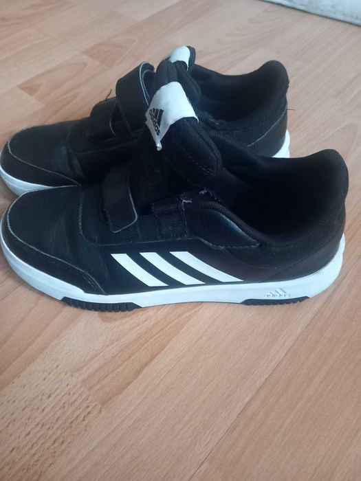 Adidasy chłopięce nr 40