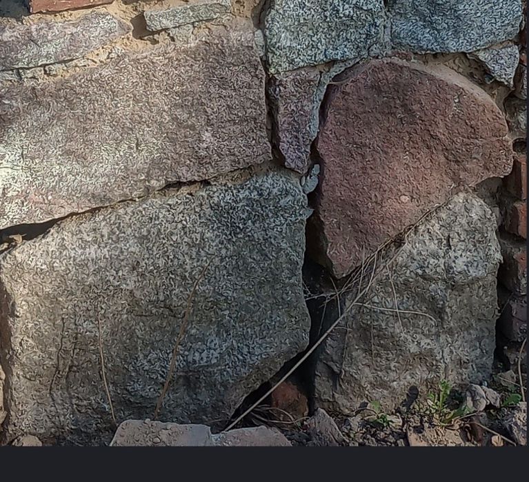 Oddam sporą ilość kamieni