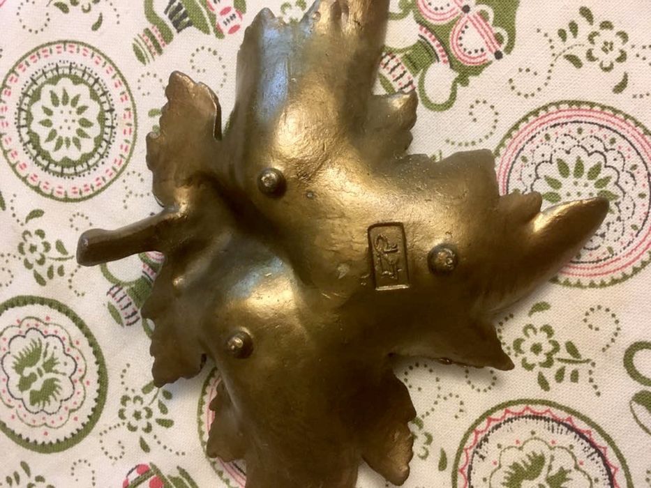 Mosiężna ozdoba liść