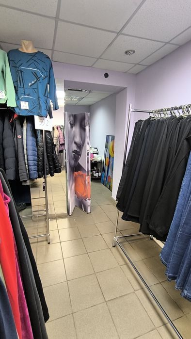 ЦЕНТР . Приміщення  93 кв. Торг.