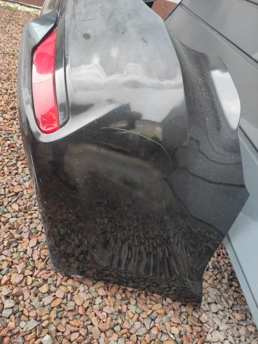 Toyota Avensis FL zderzak tył sedan 12-15