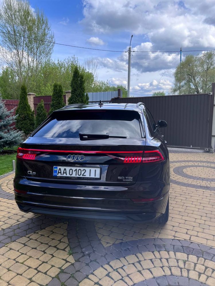 Продам преміум авто AUDI Q8S