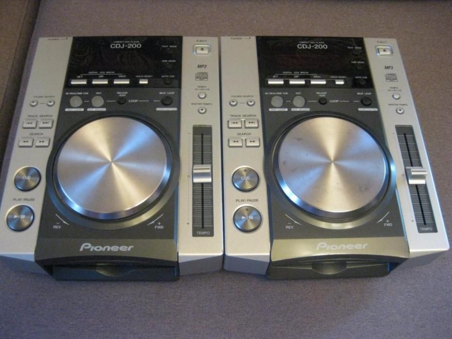 Проигрыватель CD/MP3 дисков Pioneer CDJ-200