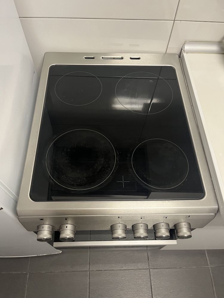 Vendo Fogão Eletrico com 4 Bocas funcionais