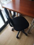 Mesa, secretária e cadeira escritório.