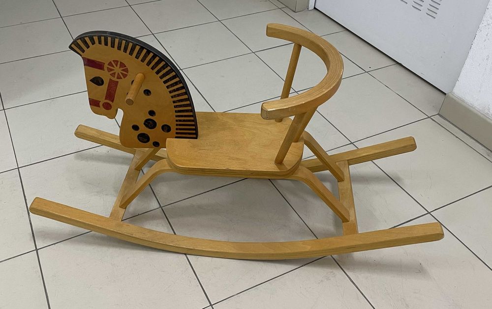 Cavalo de Baloiço para Criança