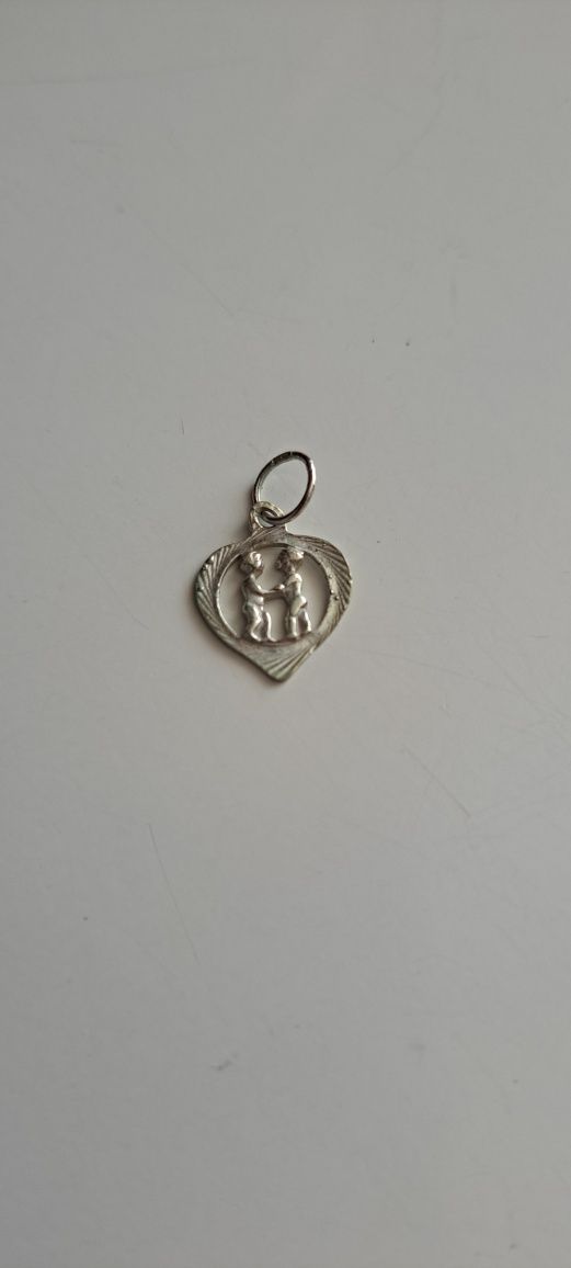 Srebrna zawieszka znak zodiaku bliźnięta