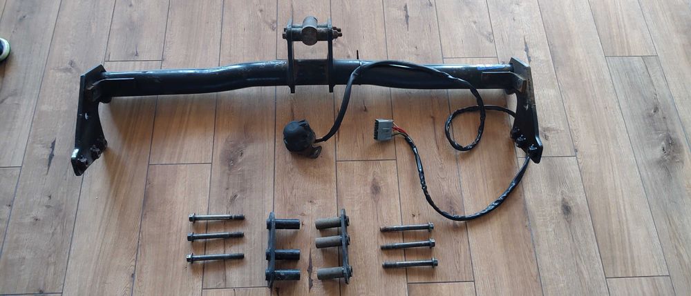 Volvo XC90 ORYGINALNY HAK WIĄZKA b.dobry stan