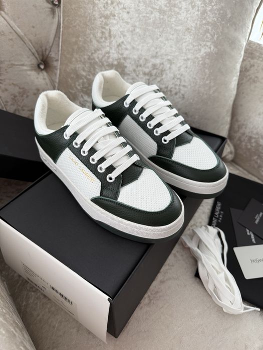 Шкіряні жіночі кросівки чорні, бежеві, темно-зелені бренд