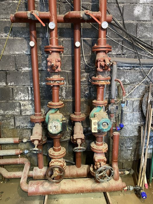 Tunele foliowe 2 sztuki wraz z wyposazeniem centralne nawadnianie.