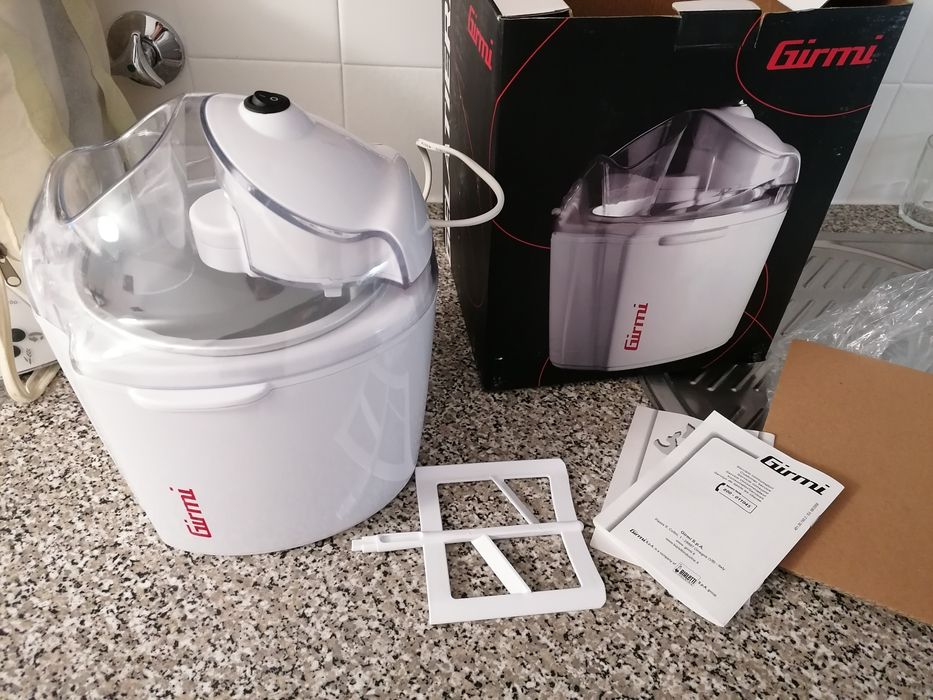 Máquina gelados Girmi nova
