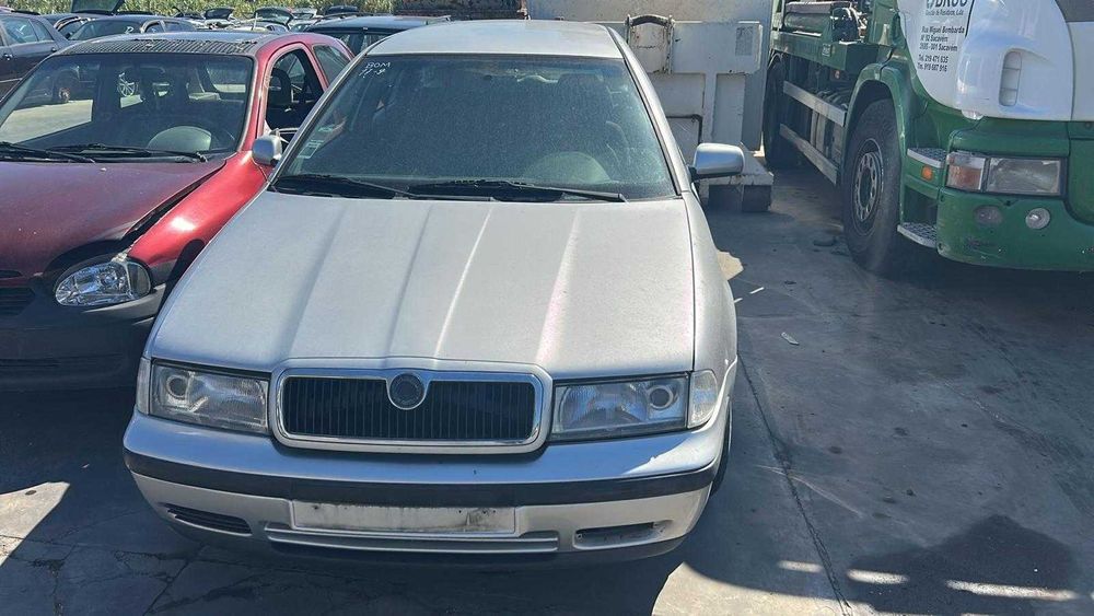 Skoda Octávia 1.9 TDI 1999 para Peças