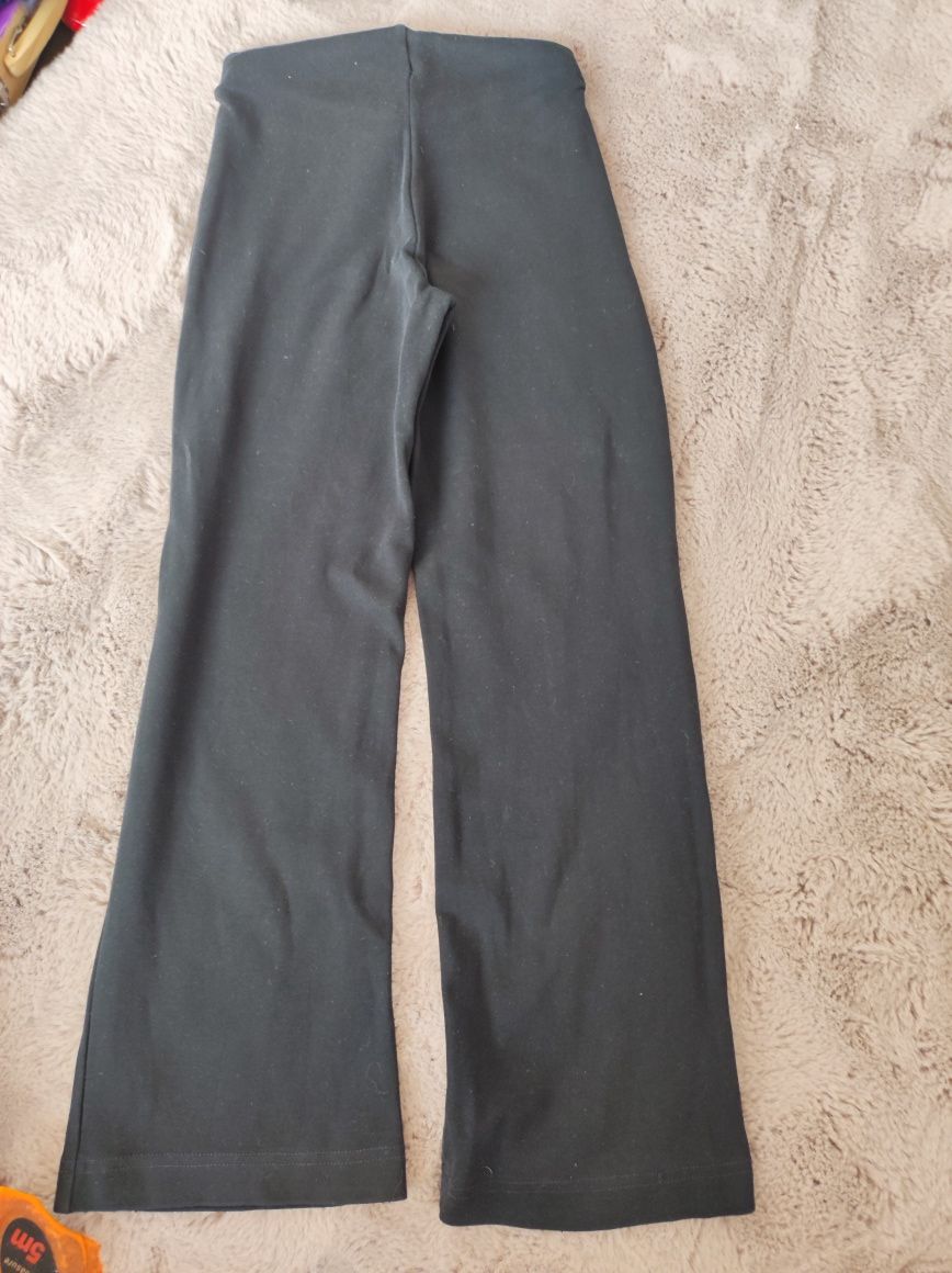 Czarne spodnie 134 cm, dzianina