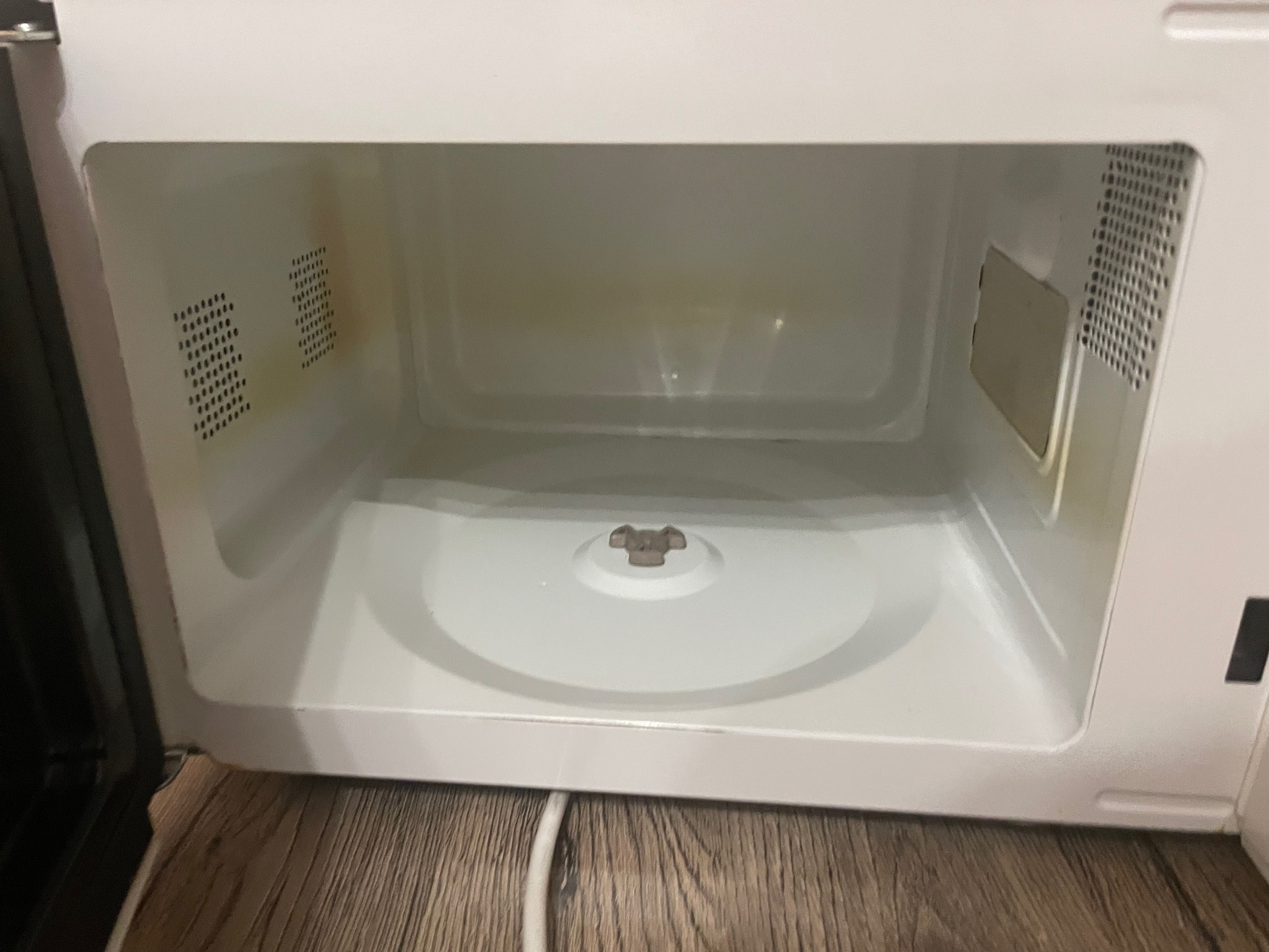 Microwave with original box/ mikrofalówka z oryginalnym pudełkiem