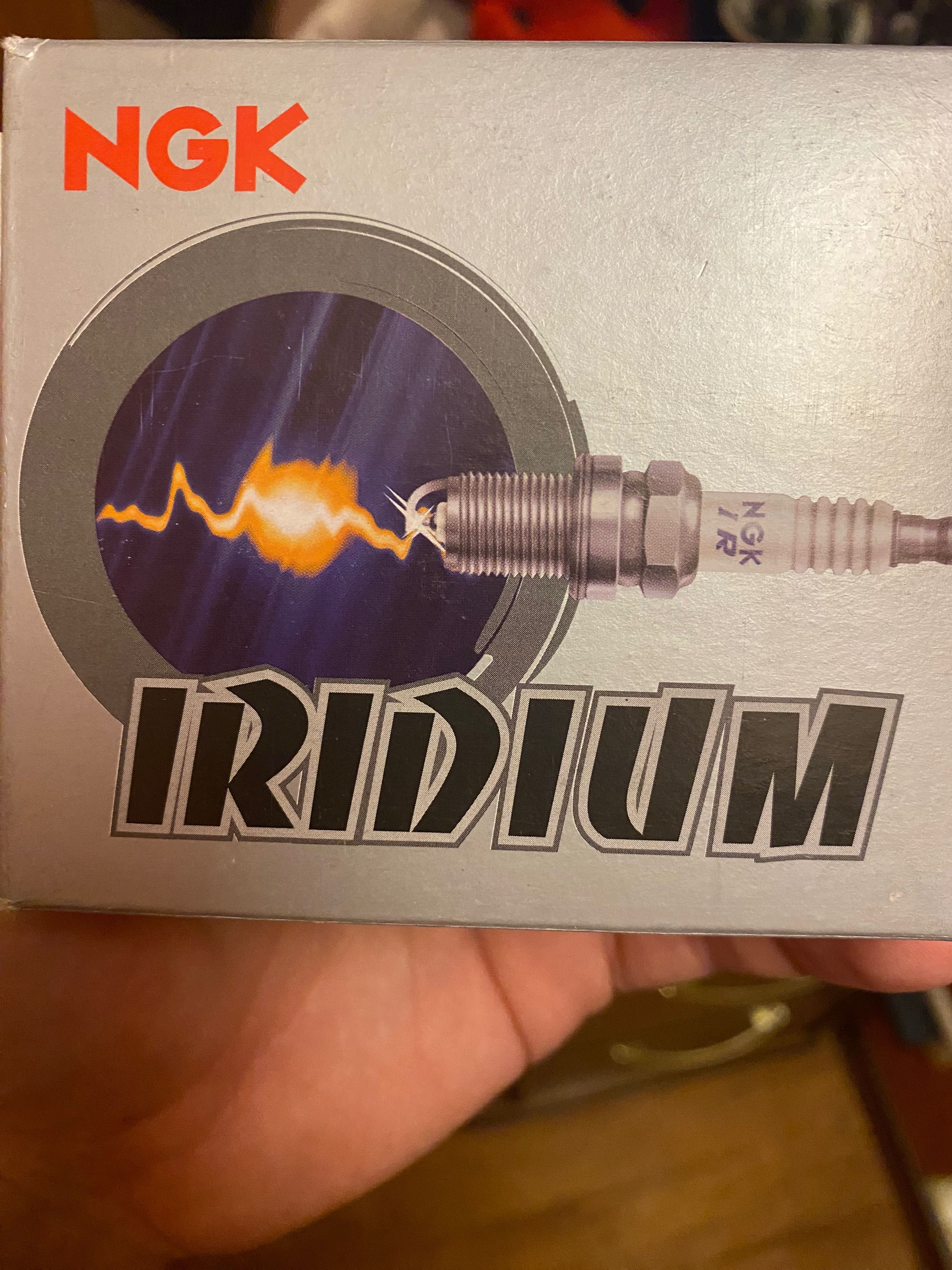Продам свечи зажигания NGK