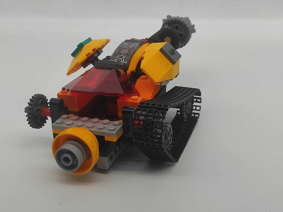 Oryginalne klocki LEGO Ultra Agents Wiertnica 70168  niekompletne #565