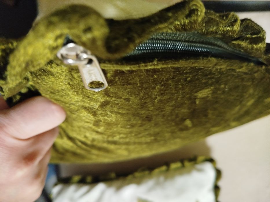 Дві маленькі подушки на молніях 37х37 см