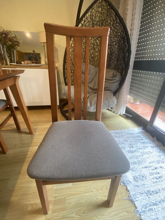 Conjunto de mesa + 6 cadeiras