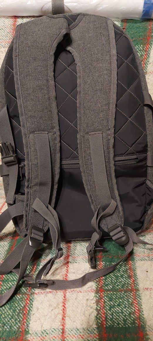 Plecak Eastpak rozmiar L
FLOID TACT L - Plecak
FLOID TACT L - Plecak