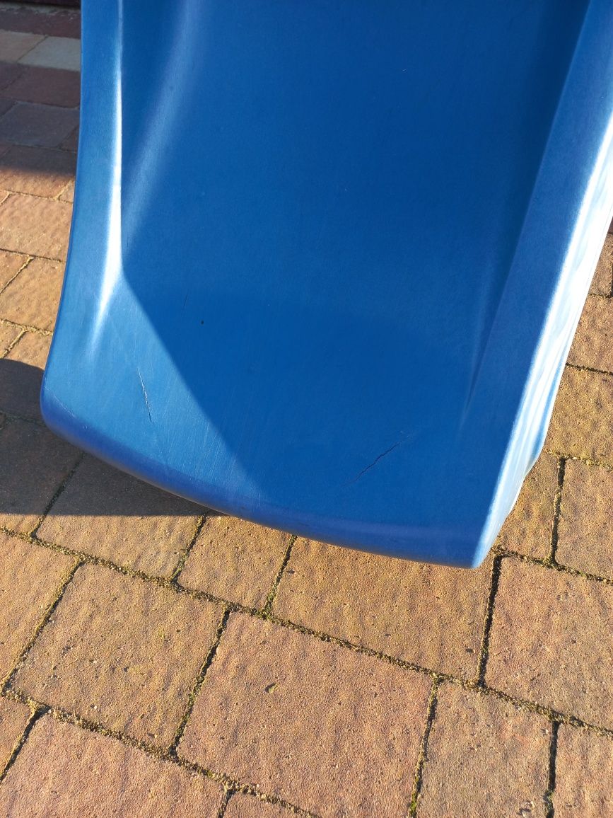 Ślizg,zjeżdżalnia.