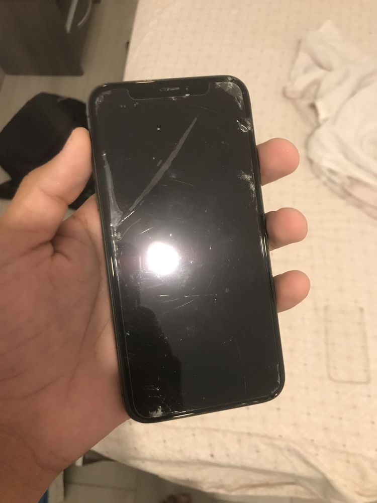 Vendo iPhone cá para retirada de peças