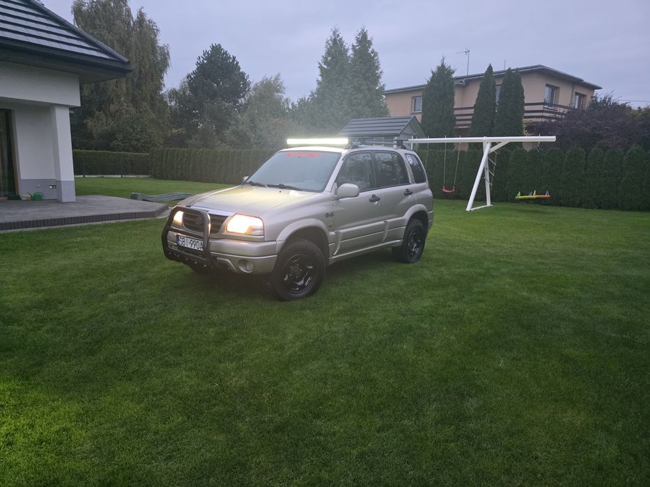 Suzuki grand vitara 2.0 benzyna 130 km 205 tys km.2001 r polecam