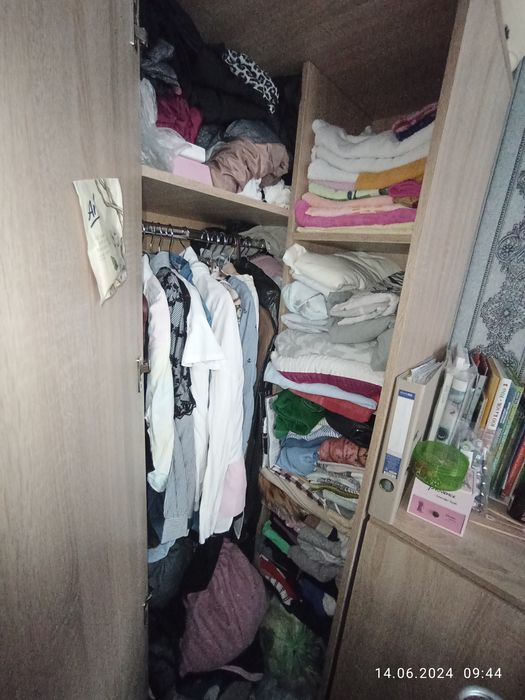 Кутова шафа , комоди , для спальні, вітальні