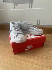 Tenis Nike Blazer Mid 77 Tam.26