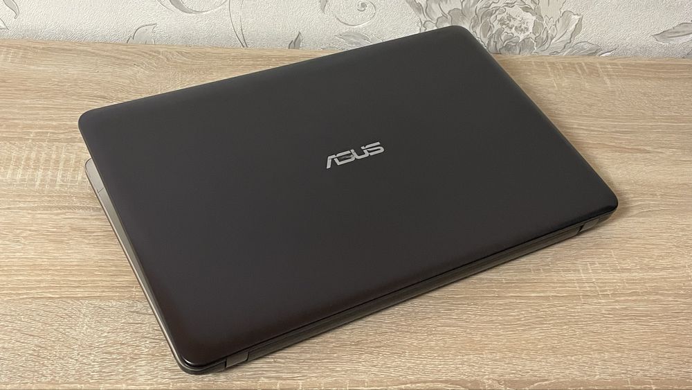 Ноутбук ASUS VivoBook X540M / GeForce MX110 / 8 GB RAM / SSD / 4 год.