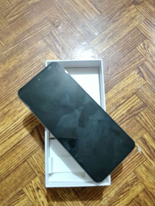 Redmi 13x новый телефон , с чехлом