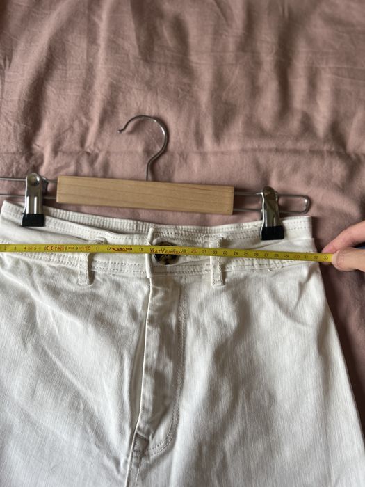 Джинси жіночі білі широкі Stradivarius 34 розмір