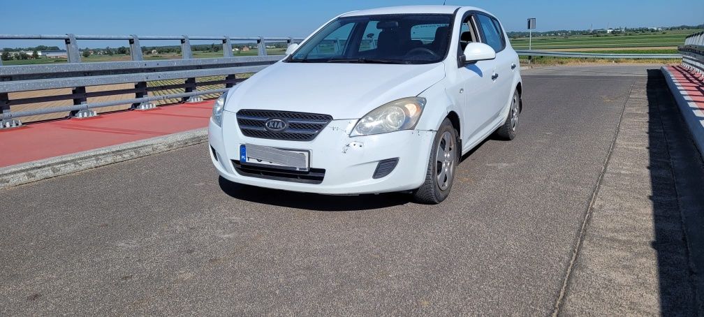 Kia Ceed Van Salon Polska Vat1