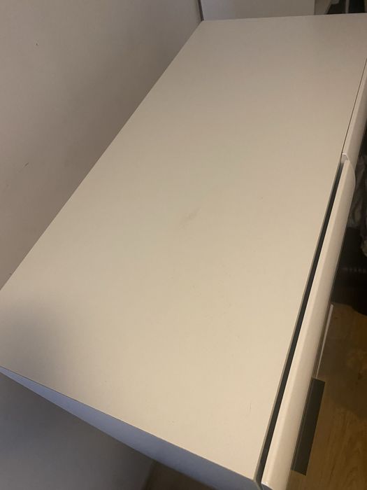 Biala szafka komoda połysk