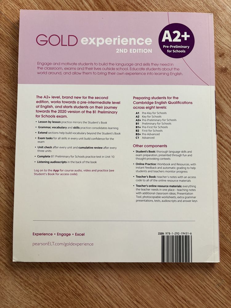 Gold Experience A2+ Students book & Workbook Pearson