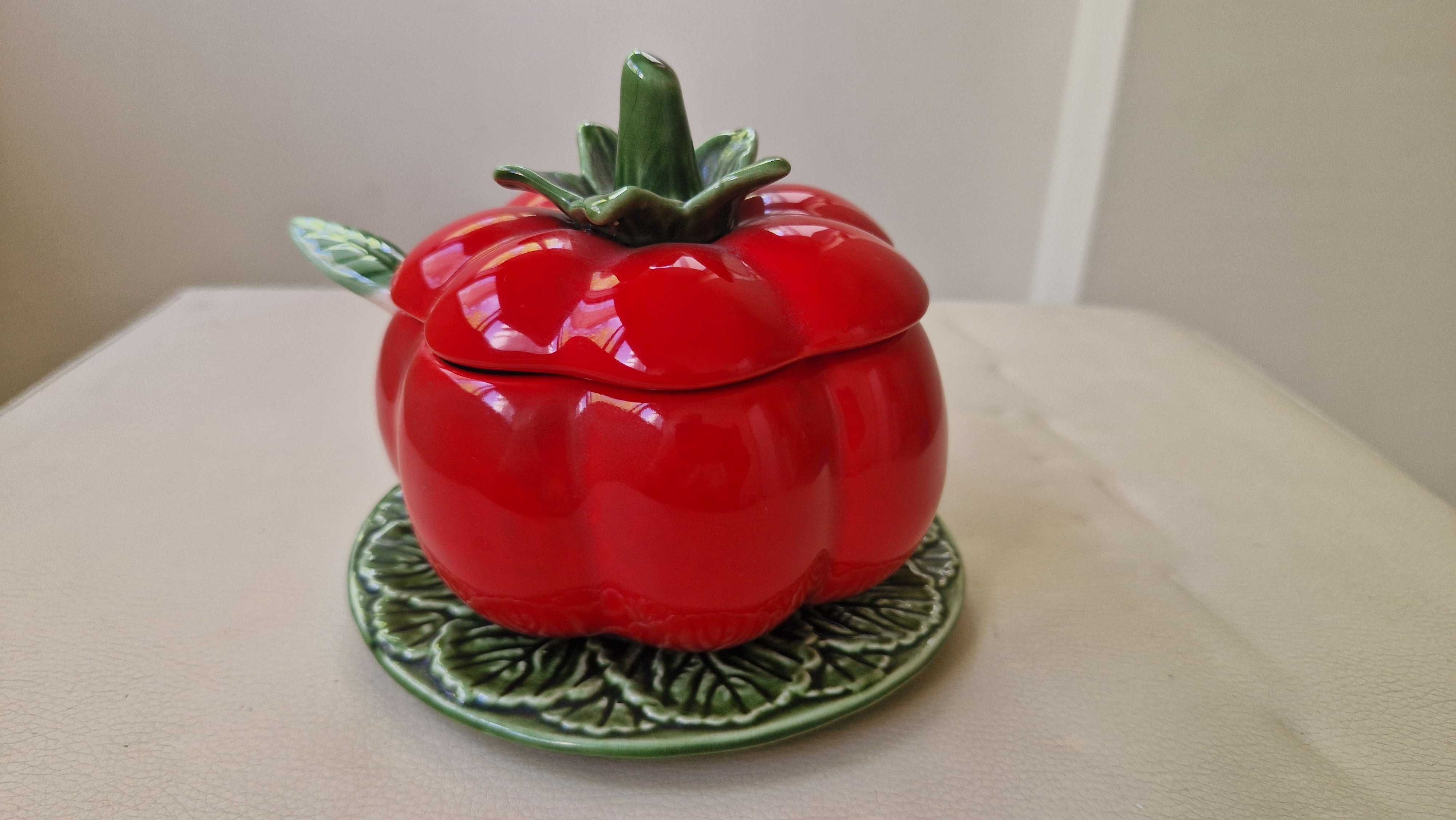 Açucareiro de louça em forma de tomate, com tampa e colher
