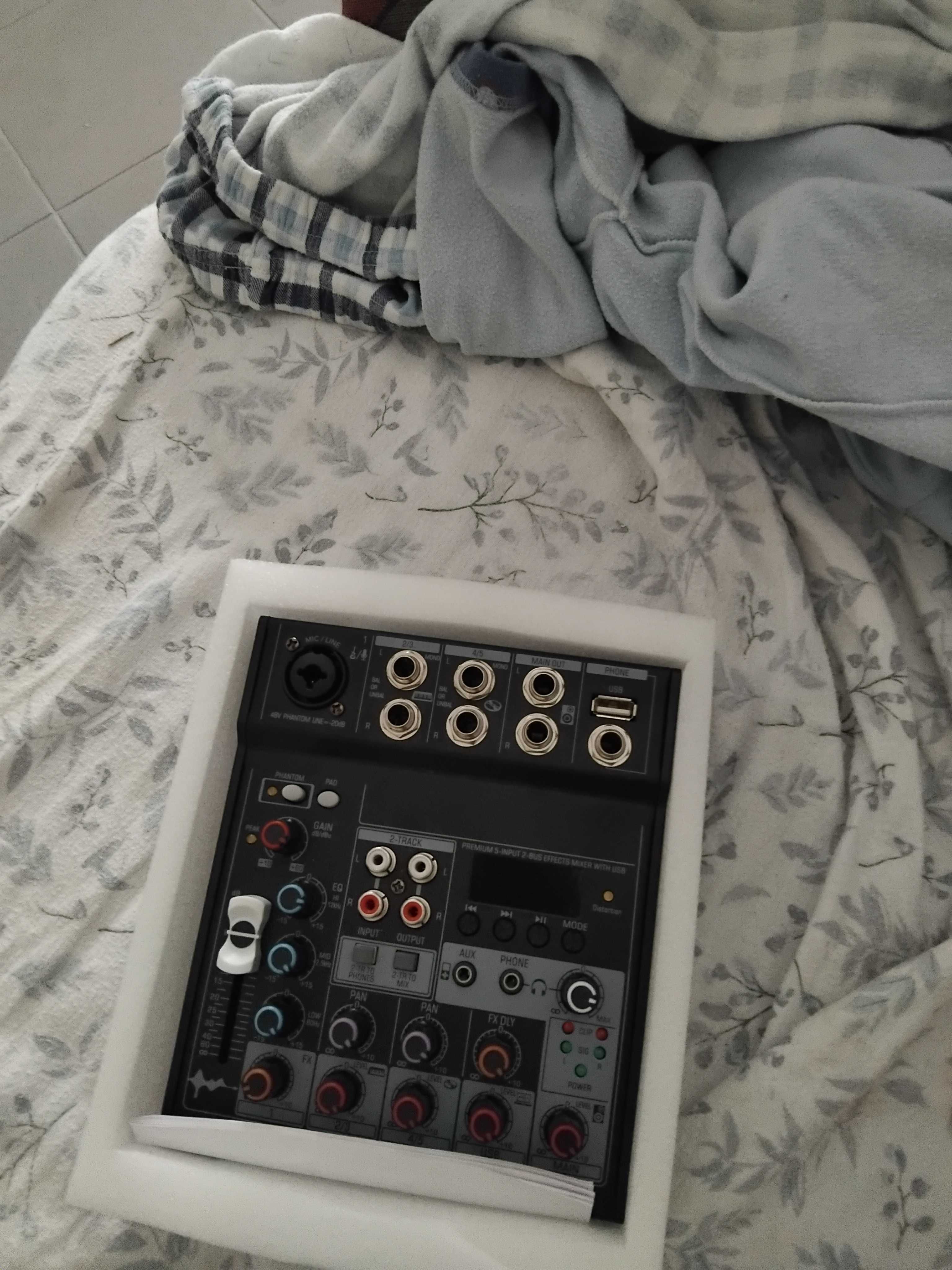 Vendo mesa de som