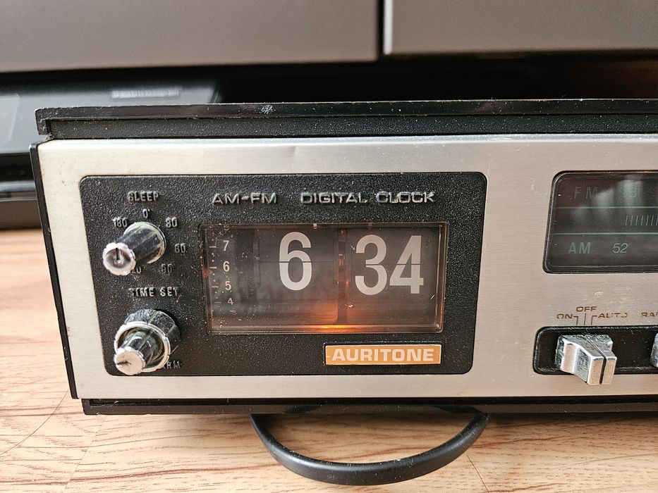 Zegar klapkowy radio budzik Auritone lata 70te