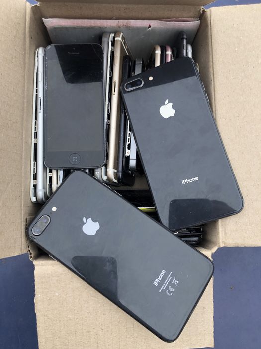 Продам iPhone 5-8+