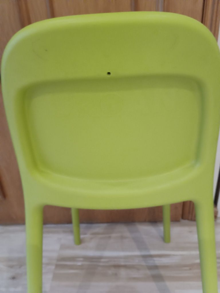 Vendo cadeira IKEA verde para criança