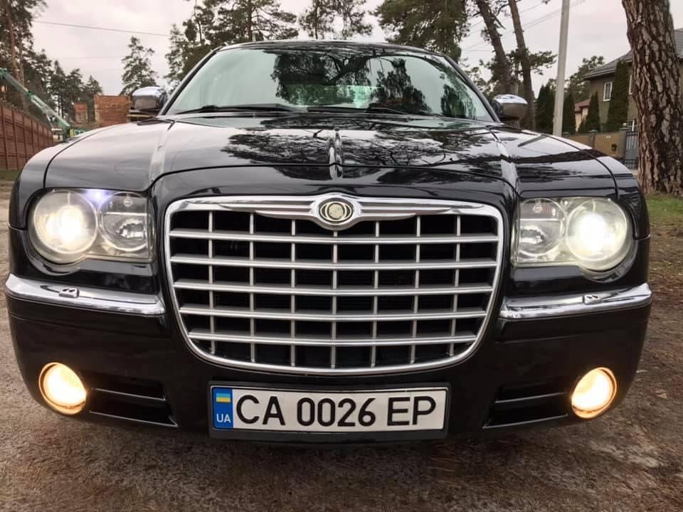 Автомобіль Chrysler 300C