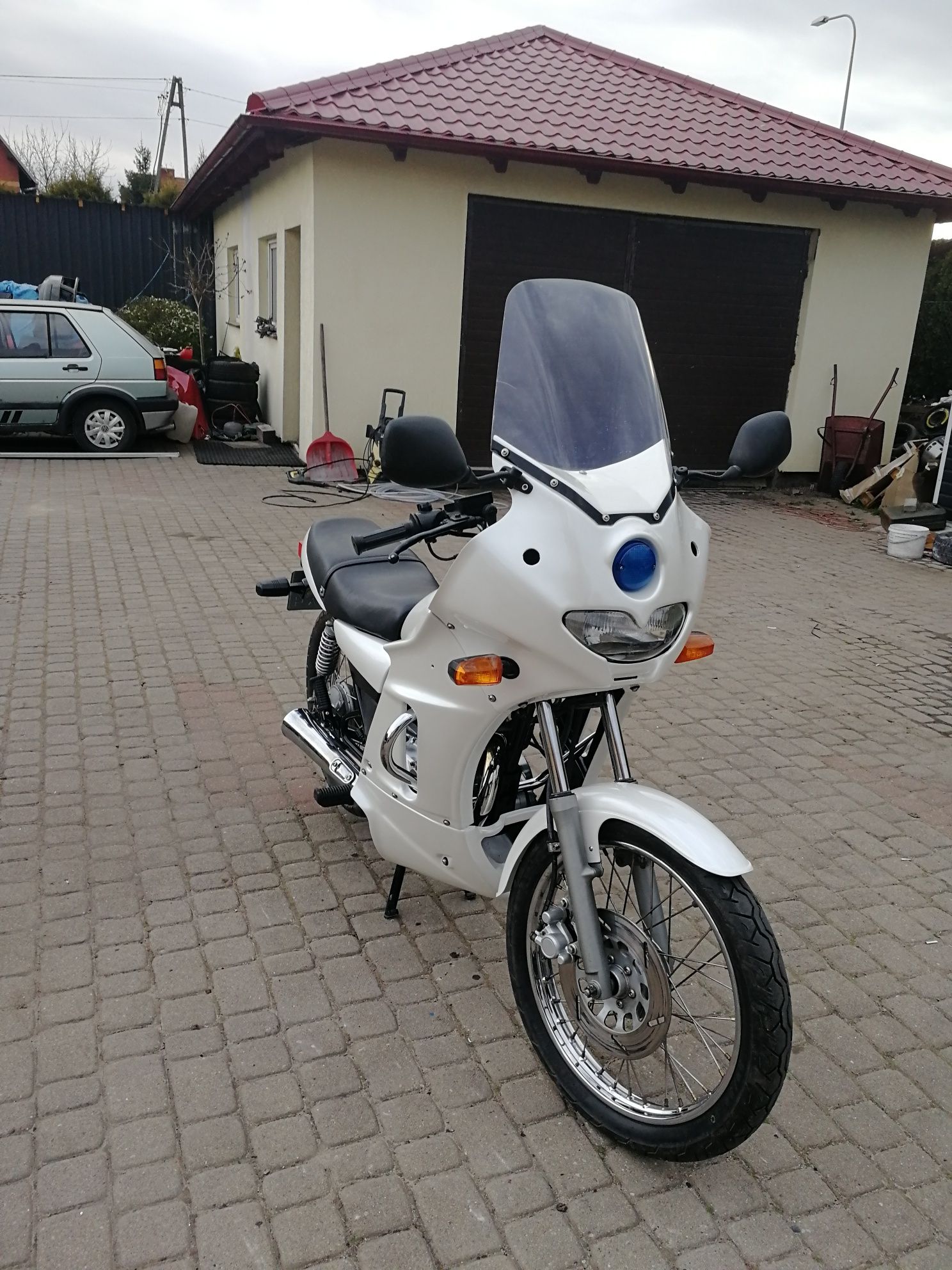 Sprzedam   yamaha 250 sr po policyjna