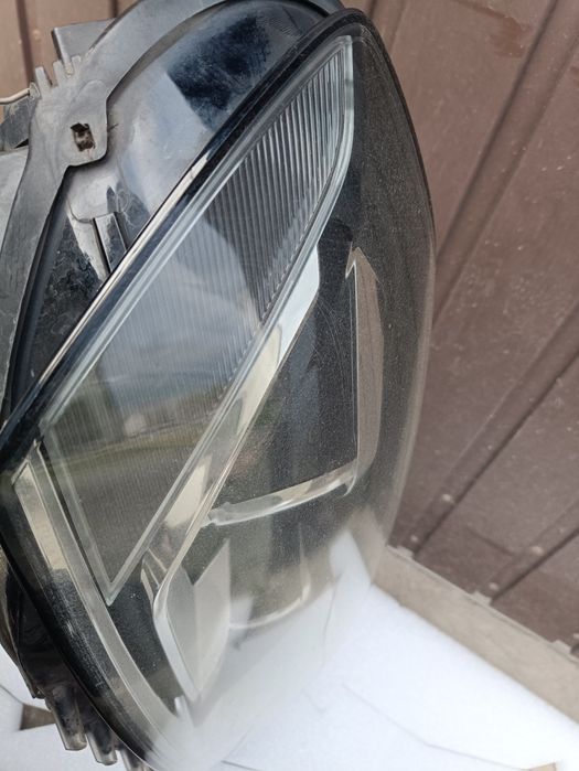 Volkswagen VW passat B7 reflektor przedni prawy przód bi-xenon skrętny