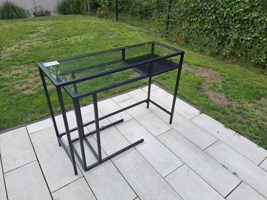 Dwa stoliki pod laptopa