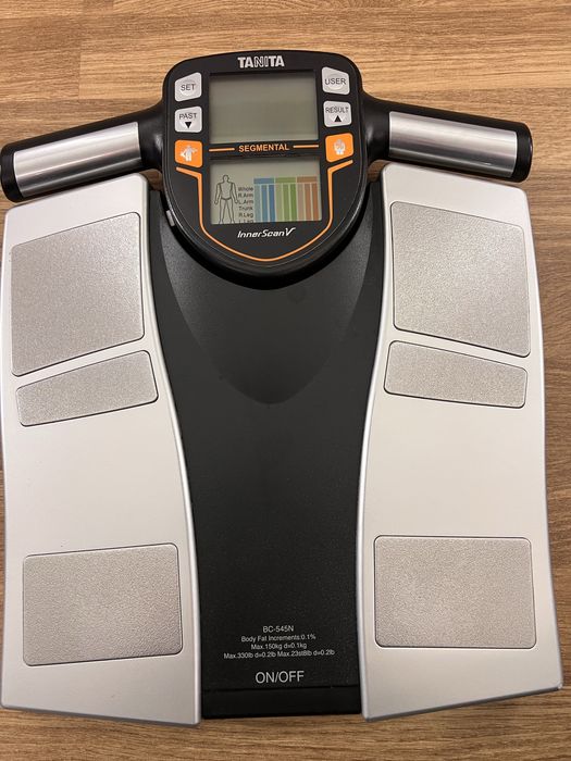 Balança de bioimpedância TANITA