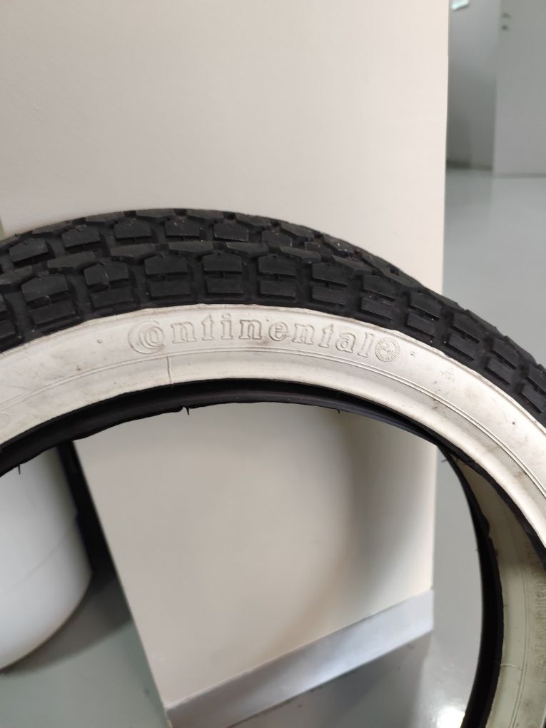 Pneus 2,4/3  17 continental jante 17  mobylette