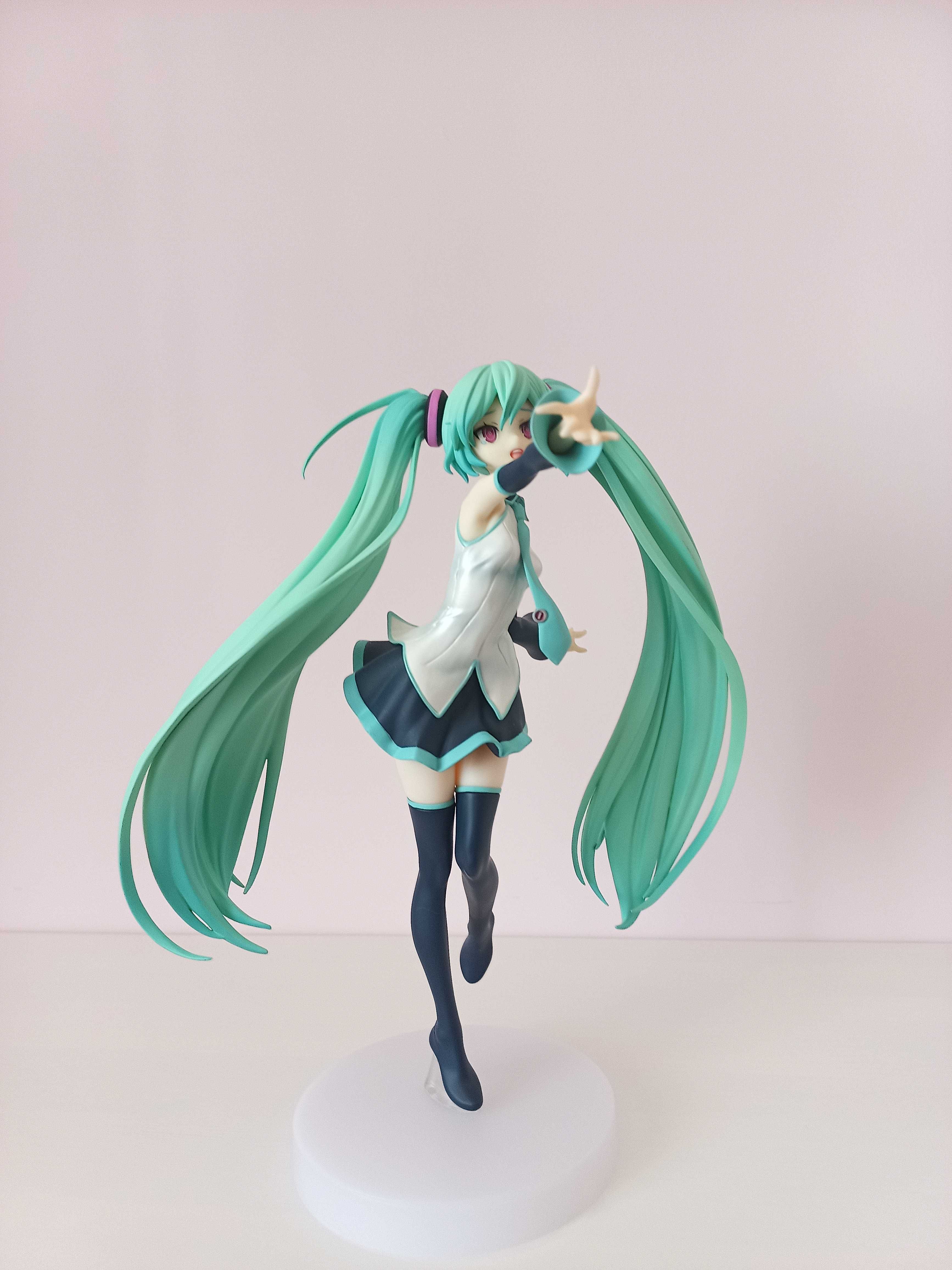 Character Vocal Series 01 - Hatsune Miku: Because You're Here Ver. L